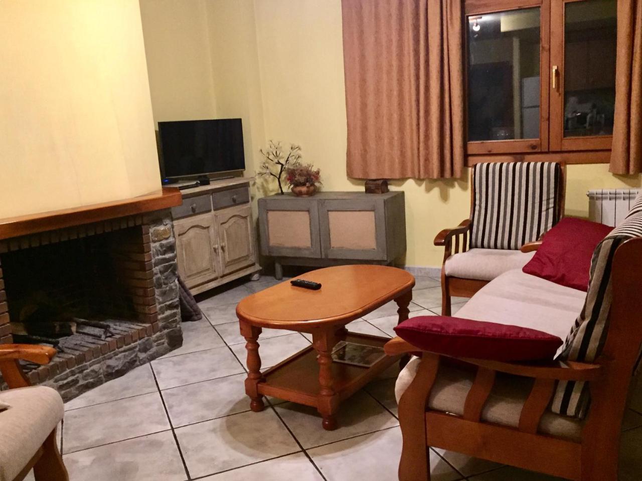 La Fusteria Del Casat Apartment Sarroca de Bellera Ngoại thất bức ảnh